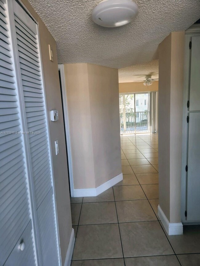 Building Photo - 8750 Royal Palm Blvd