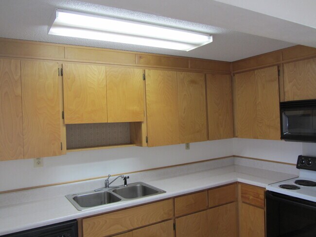 Building Photo - 300 Miracle Strip Pkwy