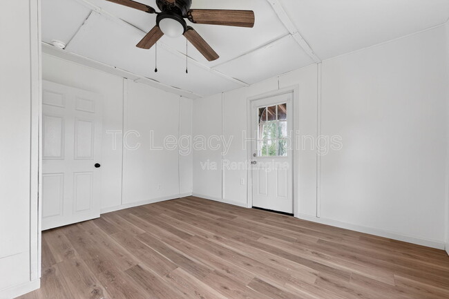 Building Photo - 44 Holbert Ave