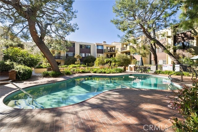 Building Photo - 497 E California Blvd