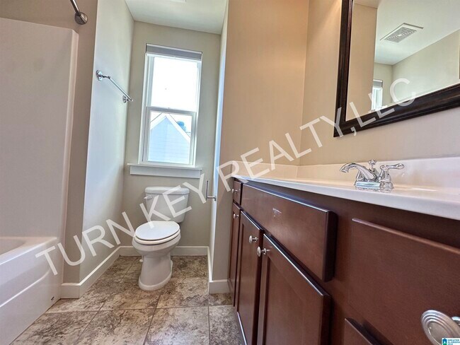 Building Photo - 120 Lakeridge Dr