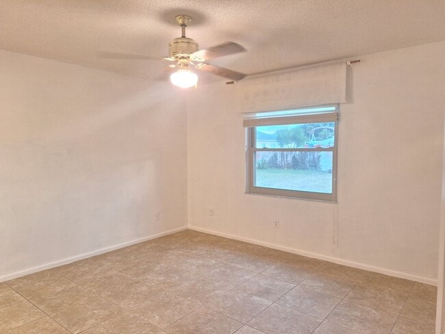 Building Photo - PELICAN COVE WEST 2BR 2BA FOR RENT