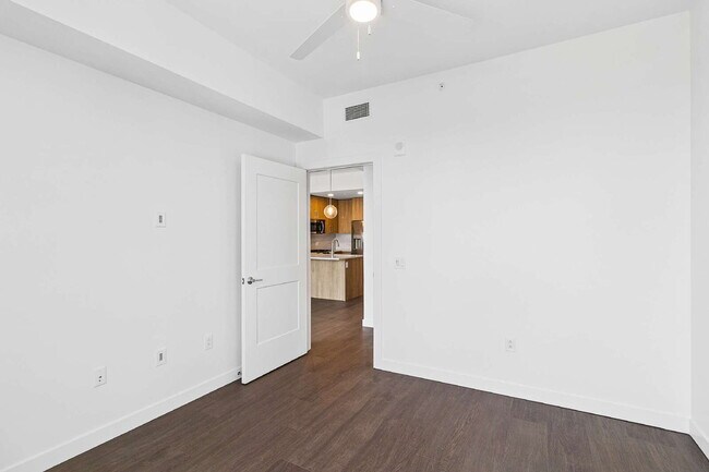Building Photo - 1212 Demonbreun St
