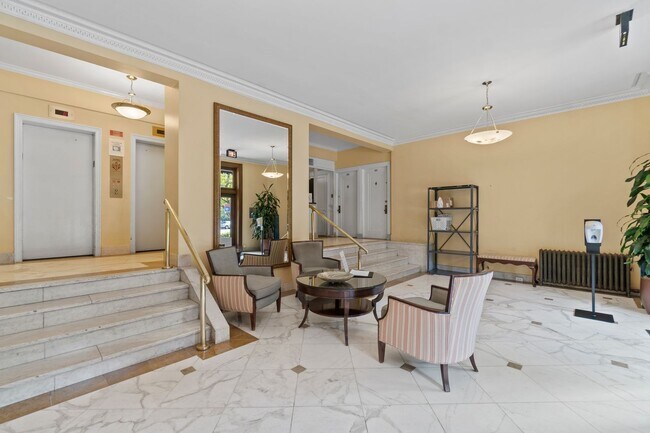 Building Photo - Adams Morgan Condo | Studio | 1 Bath | 300 Sf