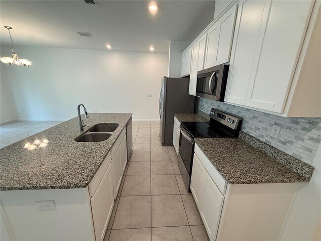 Building Photo - 15025 Willow Arbor Cir