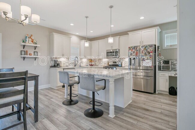 Building Photo - 1408 Friar Rock Cir