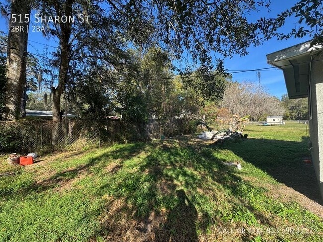 Building Photo - 515 Sharon St