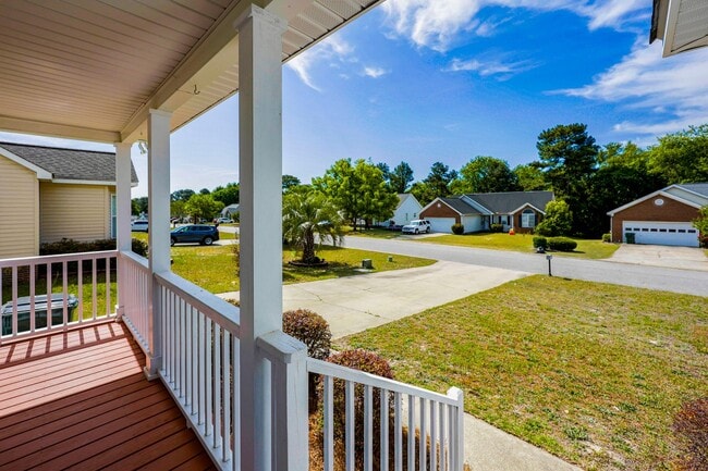 Building Photo - Refined 3-Bedroom Home with New LVP Flooring in Prime West Columbia Location!