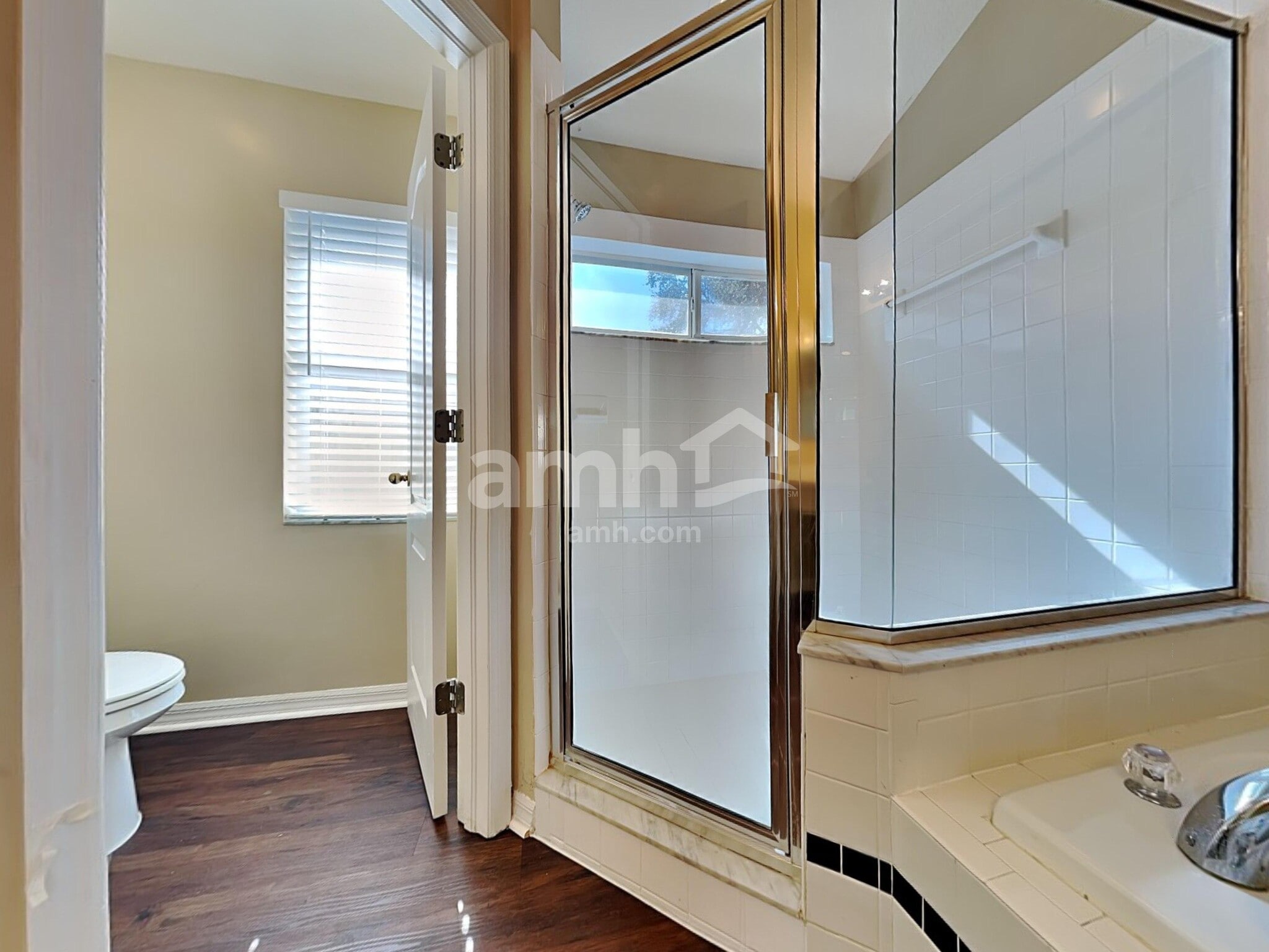 Building Photo - 1309 Lake Shore Ranch Dr