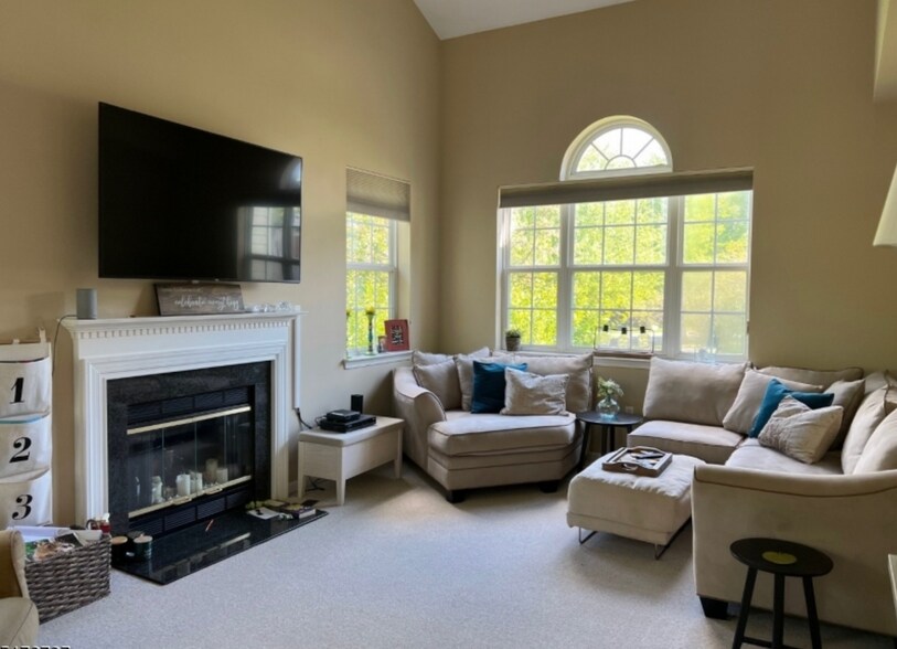 Building Photo - 18 Hansom Rd