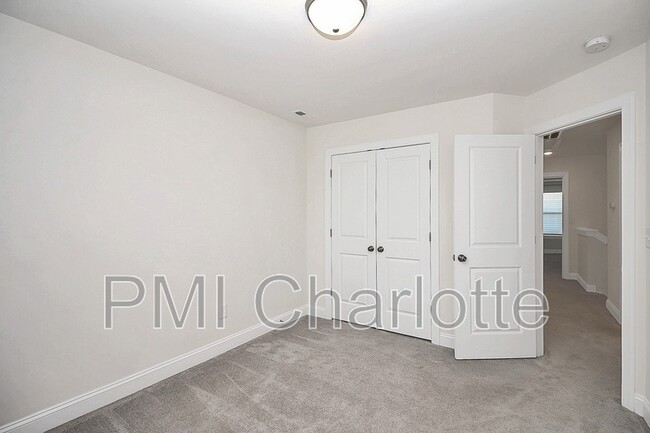Building Photo - 10436 Glenmere Crk Cir