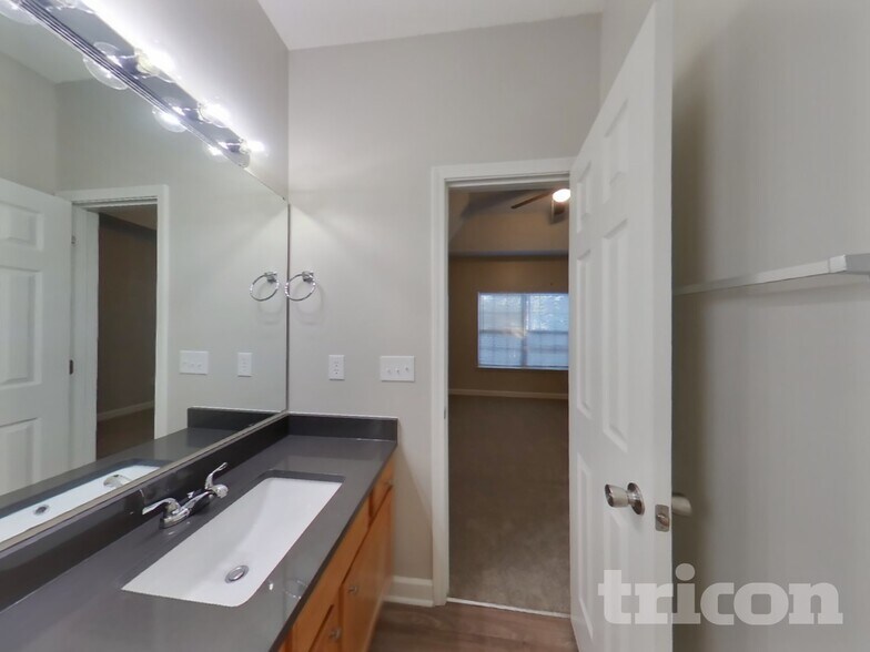 Building Photo - 362 Olde North Church Dr