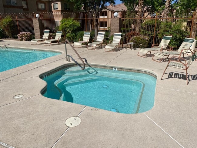 Building Photo - SE!!! Gated!! 2 Bedroom 1st Floor with Bal...