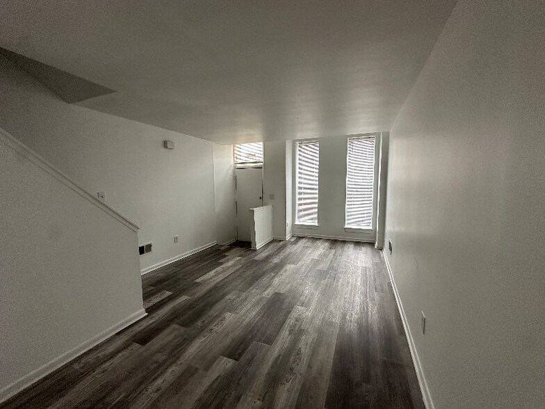 Building Photo - 1816 W Lanvale St