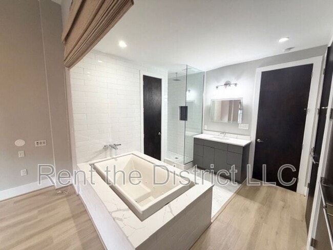 Building Photo - 1716 V St NW