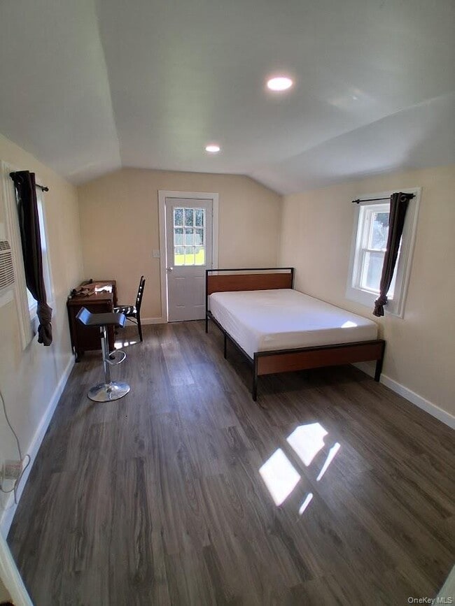 Building Photo - 12 Tobacco Ln