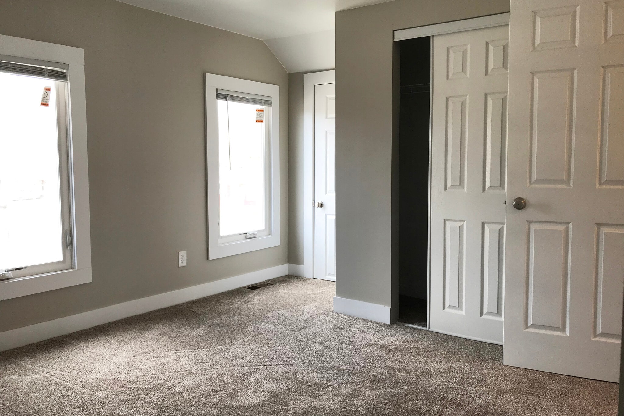 Main Bedroom - 206 N Hickory St