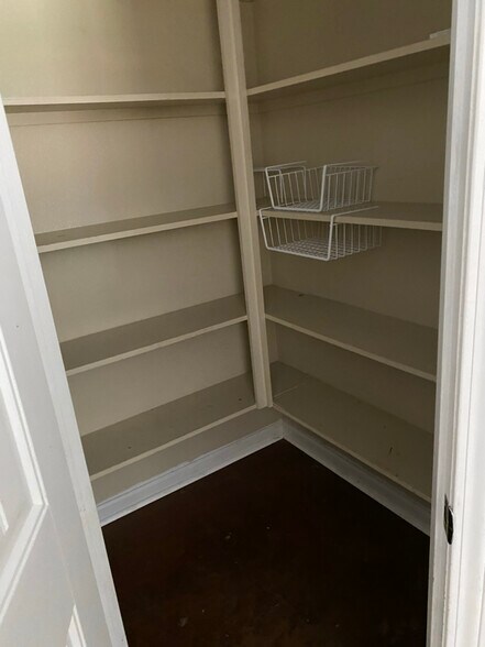 Building Photo - 68 Chauvin Dr