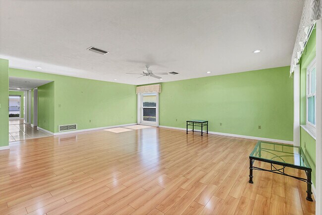 Building Photo - 3712 Hampshire Ln