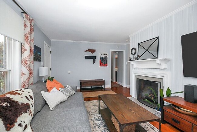 Building Photo - Charming 3BD/2BA Ranch in Selwyn Park!