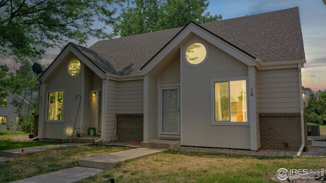 Building Photo - 2900 Ross Dr