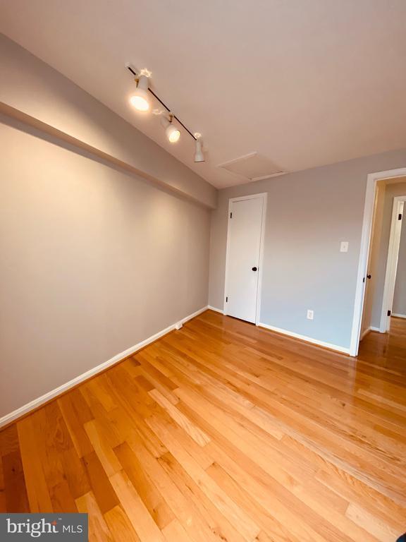 Building Photo - 6215 Cool Valley Ct