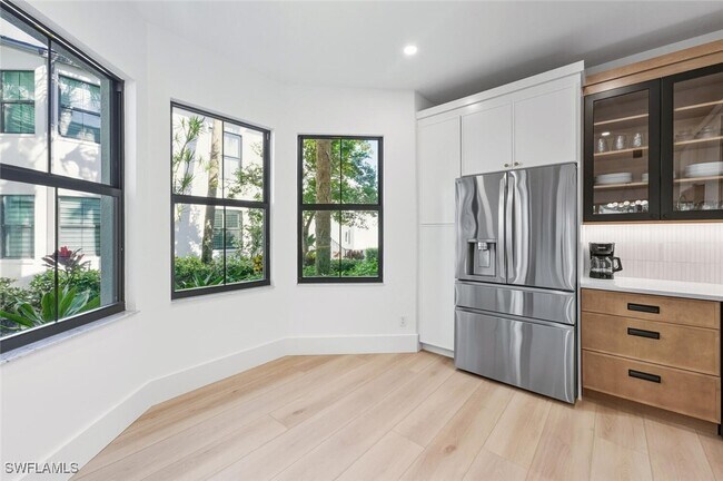 Building Photo - 2396 Ravenna Blvd