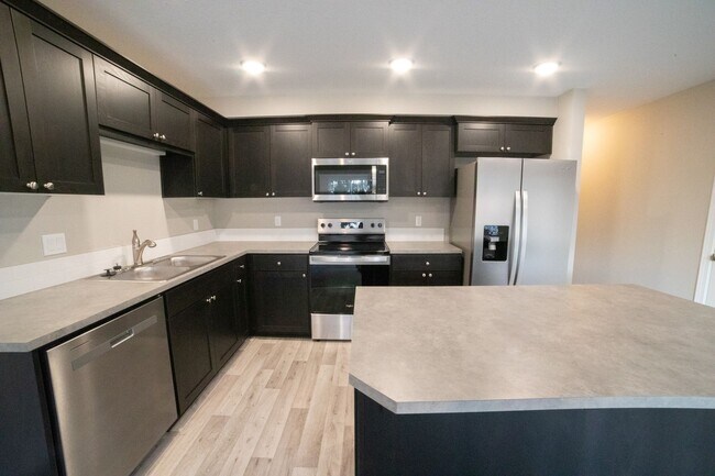 Building Photo - ALFOJ03