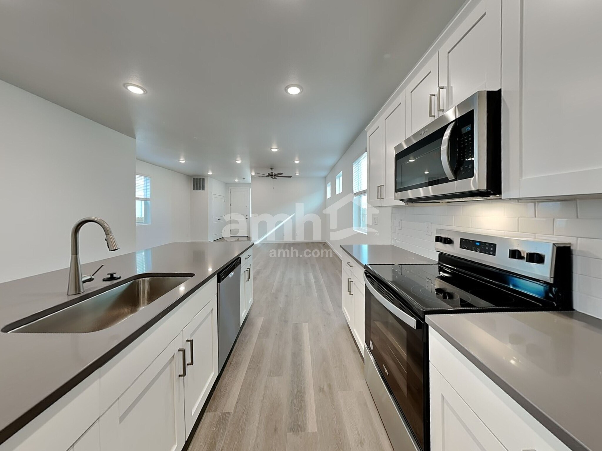 Building Photo - 23658 E 5th Ave