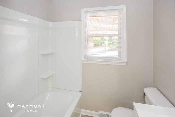 Building Photo - 302 Lydia St