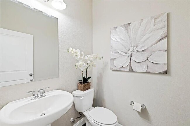 Building Photo - 165 Carlina Lp