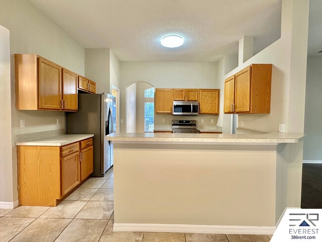 Building Photo - 32 Pierce Ln