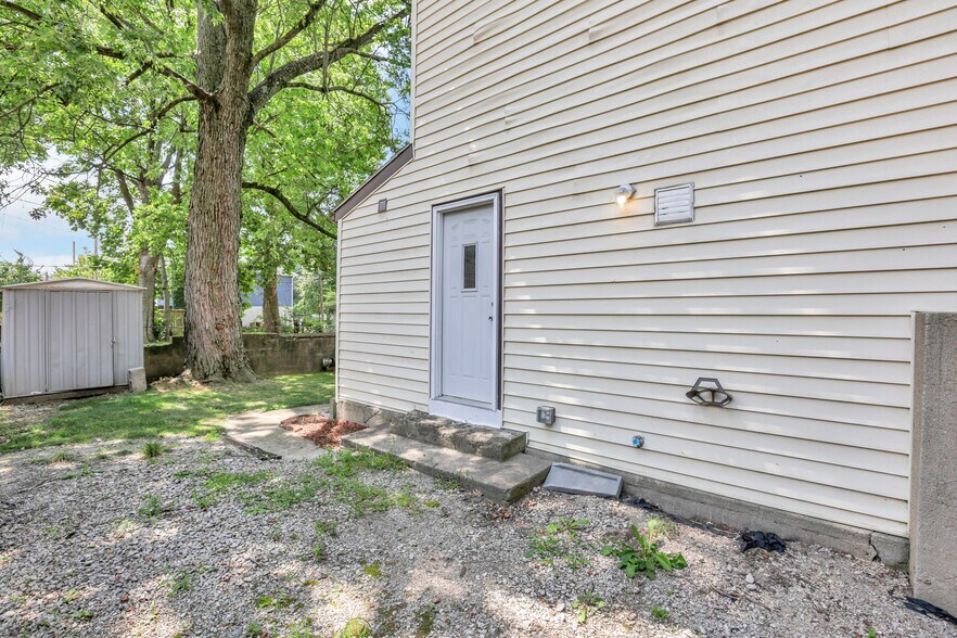 Building Photo - 258 Allen Ave
