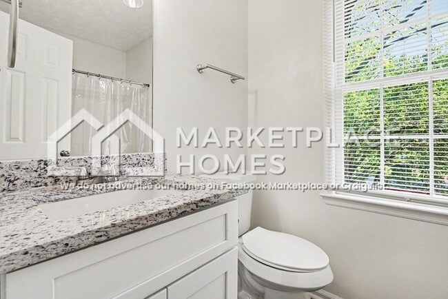 Building Photo - 2699 Foxglove Dr SW