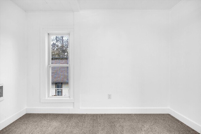 Building Photo - 1011 Jennette Ave NW