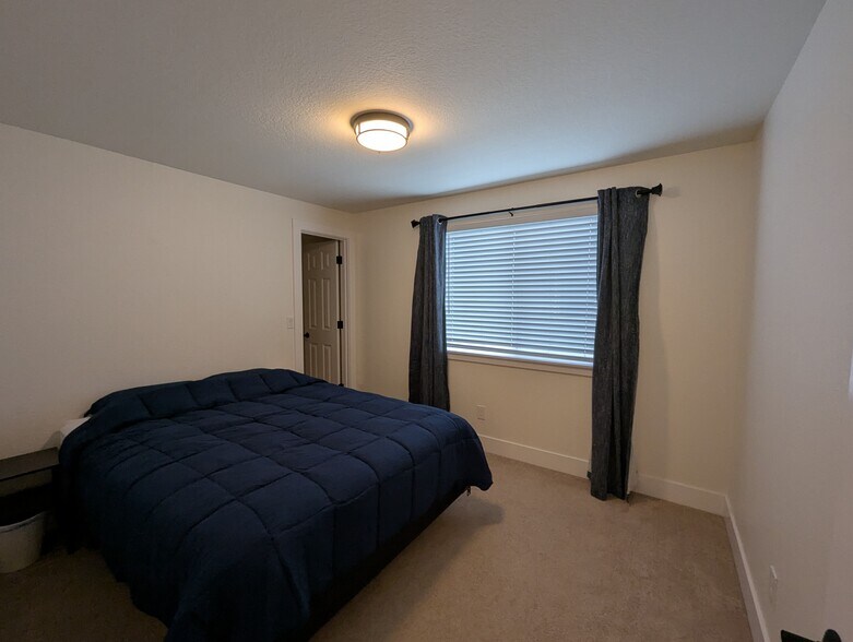Bedroom 2 - 319 10th Ave SE