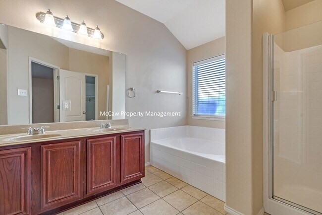 Building Photo - 9032 Heartwood Dr