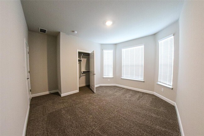 Building Photo - 14640 Antlia Dr