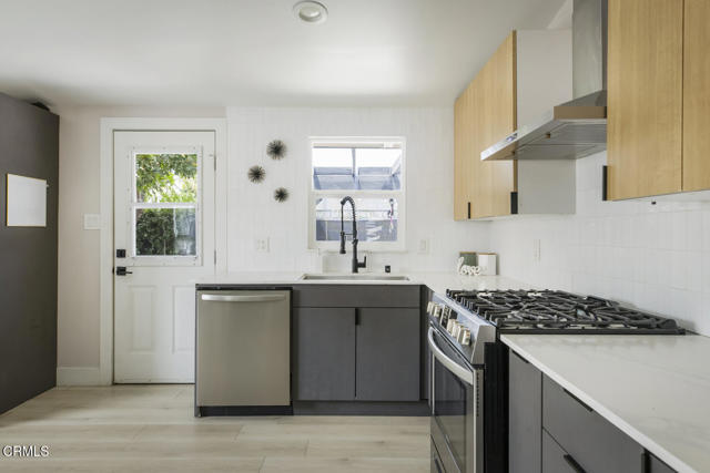 Building Photo - 863 S Vecino Dr