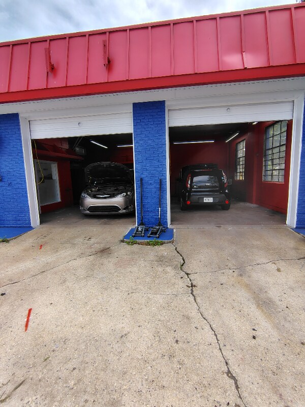 Building Photo - 715-717-717 E Main St