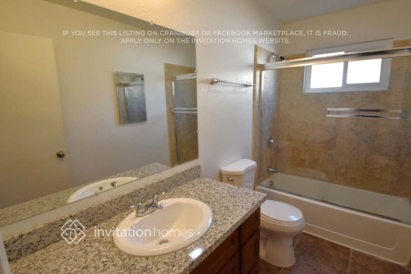 Building Photo - 141 Norden Ct