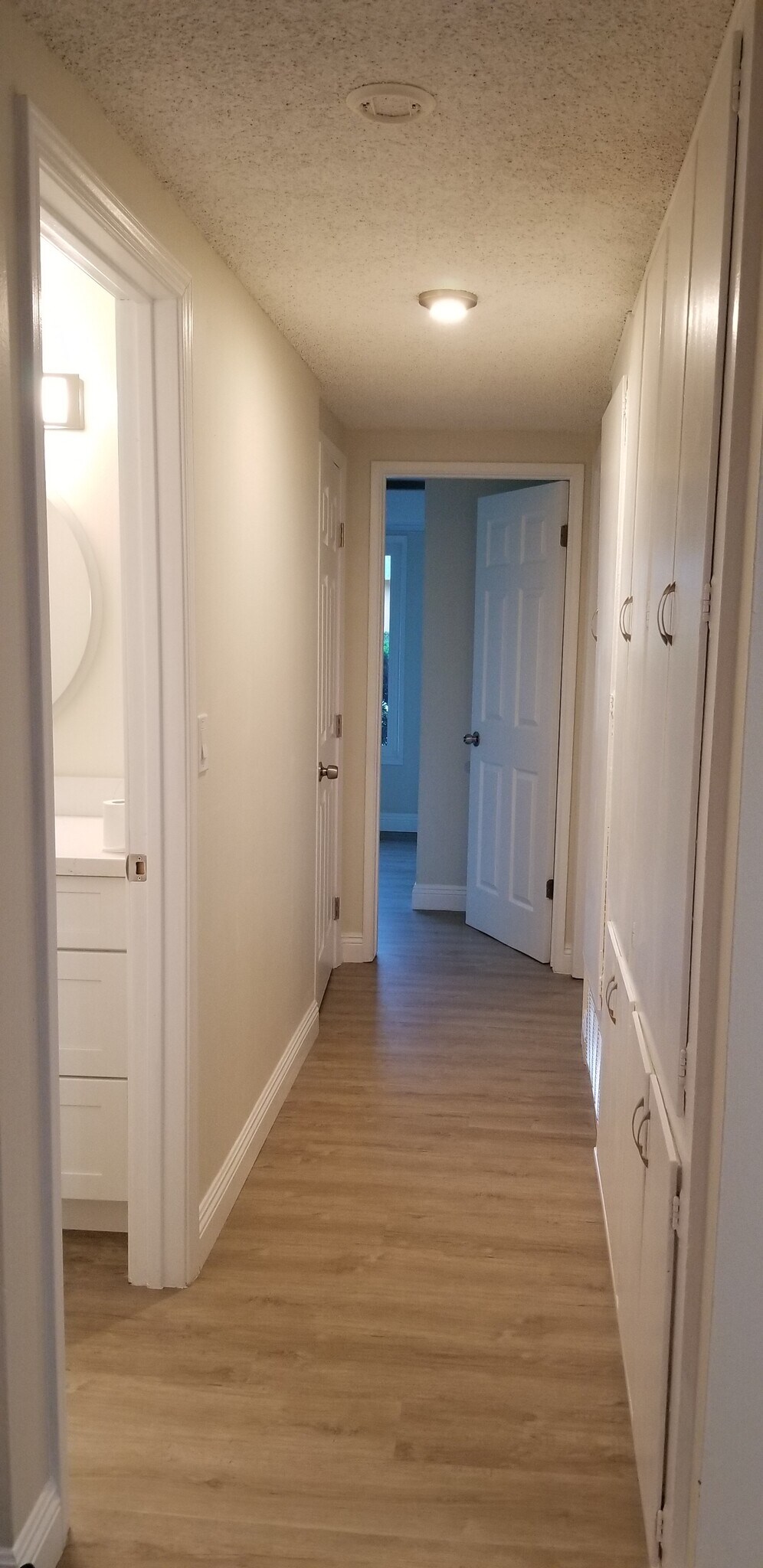 Building Photo - 2042 Evergreen St