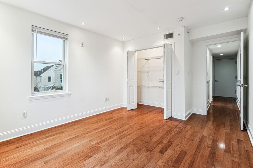 Building Photo - 1523 Ellsworth St