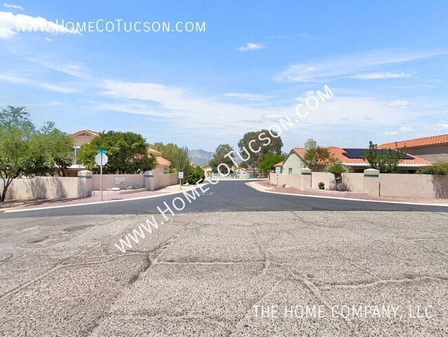 Building Photo - 2061 N Nightshade Dr