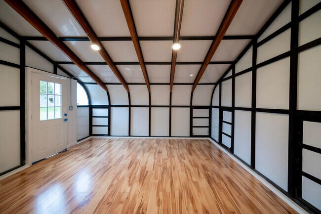 Building Photo - 10 Wampanoag Trl