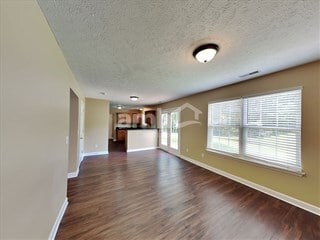 Building Photo - 6013 Mountview Dr
