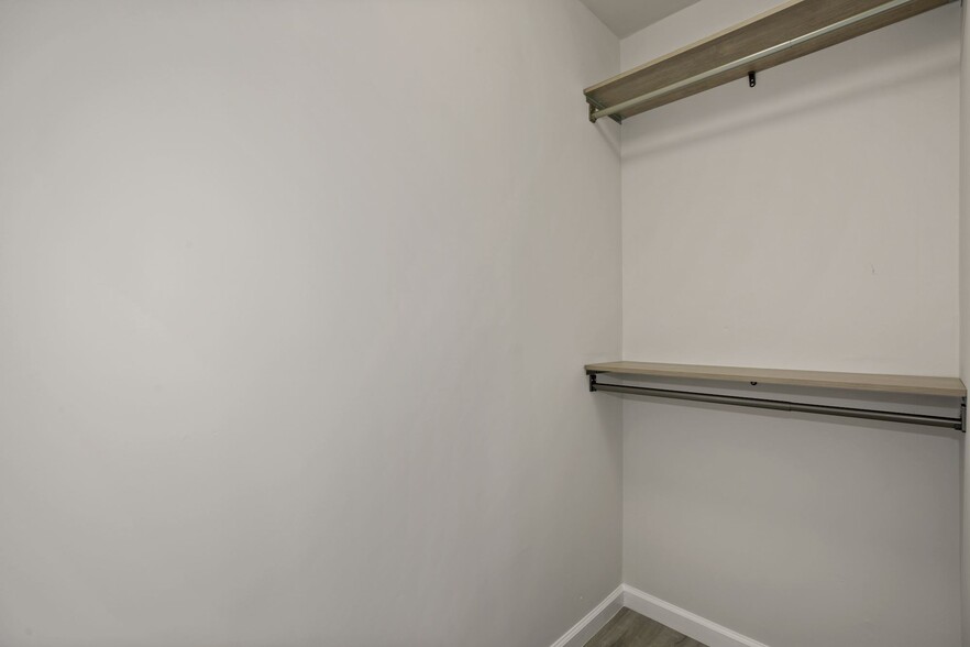 exta storage room in balcony - 3313 Wyndham Cir