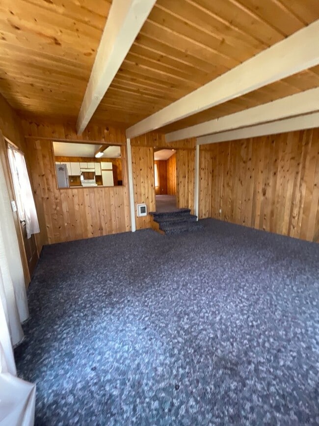 Building Photo - Country Living - 1 Bedroom / 1 Bath Home in Redmond