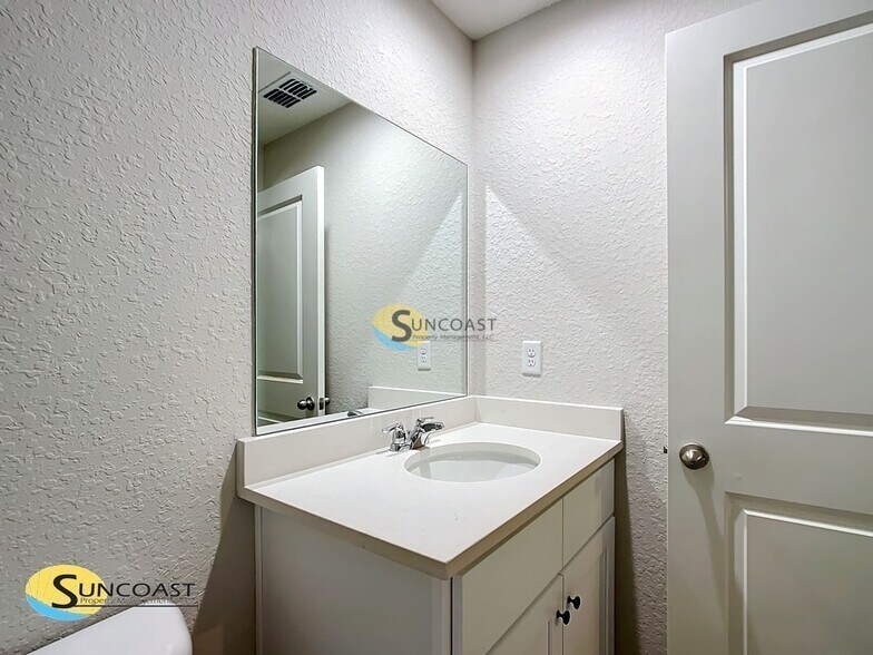 Building Photo - 8181 SW 128 Loop
