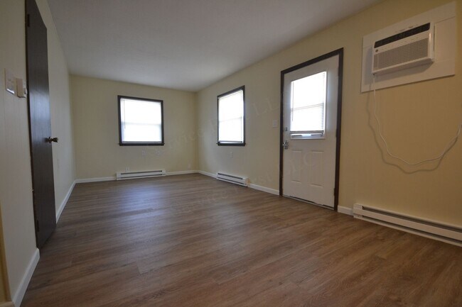 Building Photo - Cross Timbers Apartment